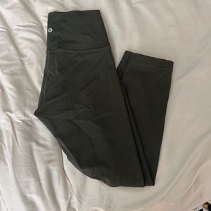 Lululemon Wunder Under crop train